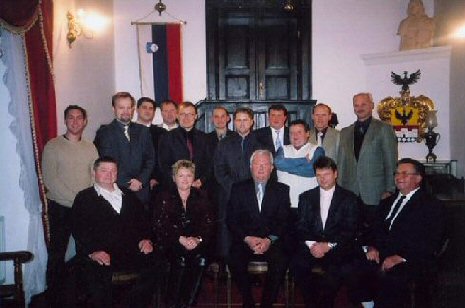  Slika s konstitutivne seje občinskega sveta 6.12.2002 na gradu Bogenšperk